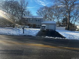 74 Wedgewood Drive, Brookhaven, NY 11727