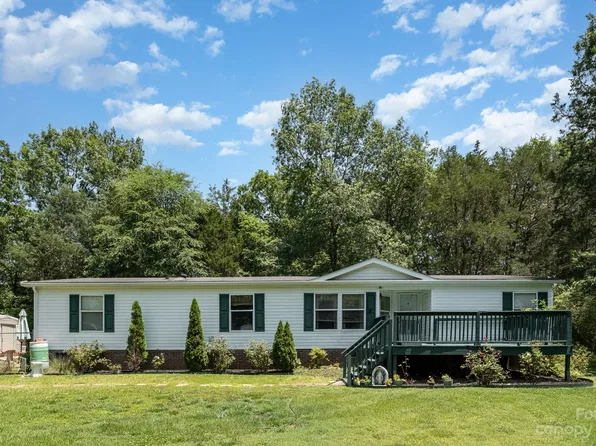 5451 Foxcroft Dr, Fort Lawn, SC 29714
