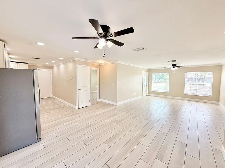 3499 Balboa Cir E — Photo 9
