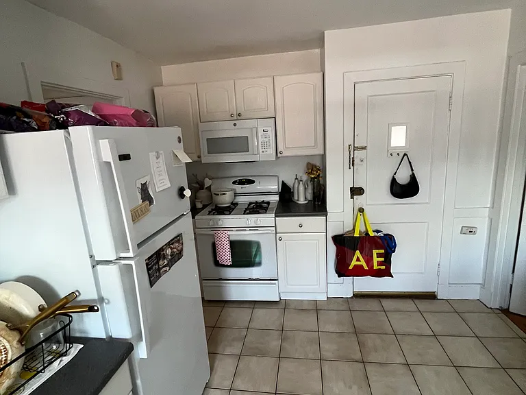 6 Beechcroft St #4 — Photo 8