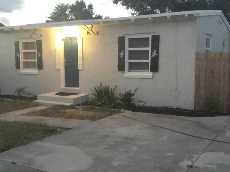 1st image of 206 Indian Hills Dr
