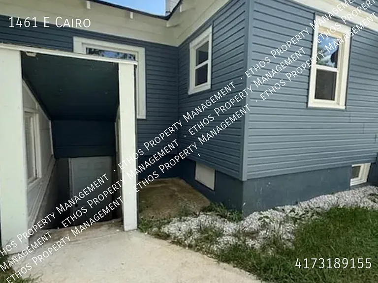 1461 E Cairo St — Photo 4