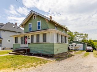 61 Park Ave, Lake Zurich, IL 60047