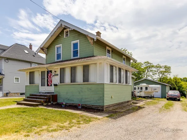61 Park Ave, Lake Zurich, IL 60047