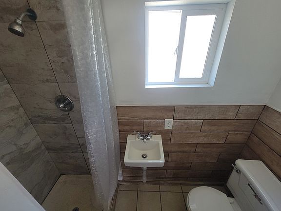 5th image of 3434 E Maroa Ave