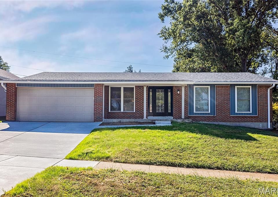 2766 Chalet Hill Dr, Saint Louis, MO 63129 | Zillow