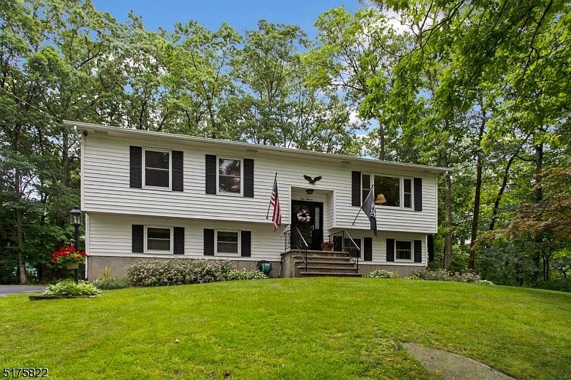 1st image of 111 Unger Ave