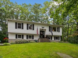 111 Unger Ave, Stanhope, NJ 07874