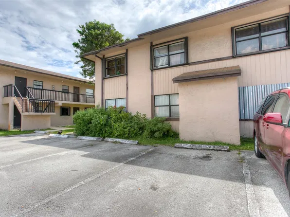 2500 W 67th Pl APT 22-26, Hialeah, FL 33016