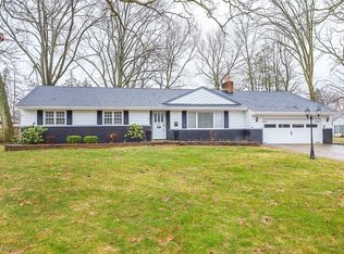 523 Fairhill Dr, Akron, OH 44313