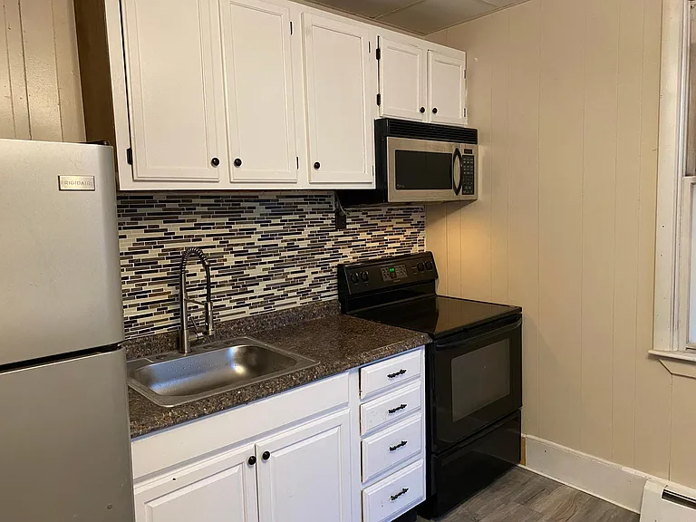 871 Congress St #3 — Photo 5