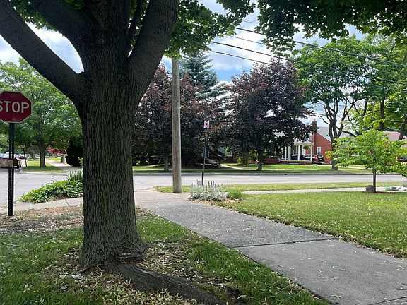5th image of 9410 Quandt Ave