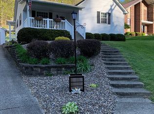 2520 Merritts Creek Rd, Huntington, WV 25702