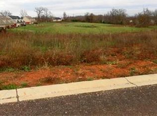 124 Twin Lakes Dr, Vine Grove, KY 40175