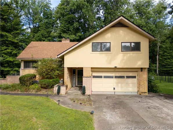121 Forest Drive, Jeffersonville, IN 47130