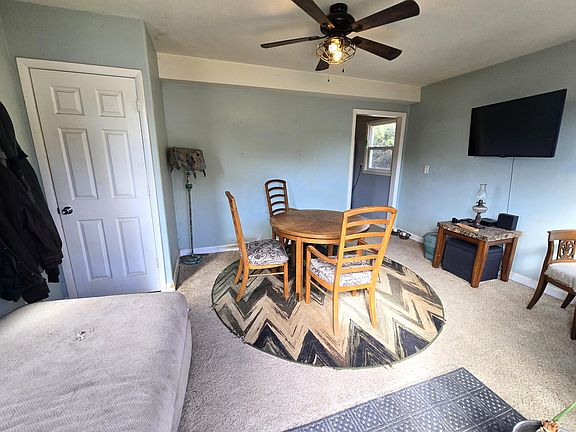 4th image of 8020 E Day Rd