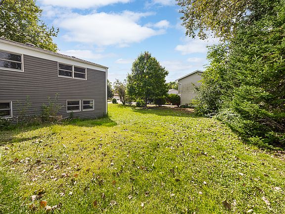 2nd image of 661 Banbury Way