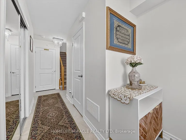 73 Sutcliffe Dr — Photo 8