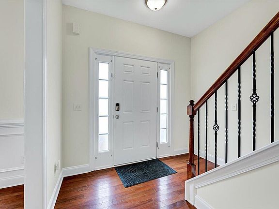 4th image of 8104 Consella Way