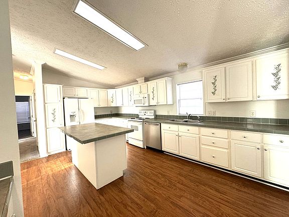 3rd image of 257 Edgewood Church Rd