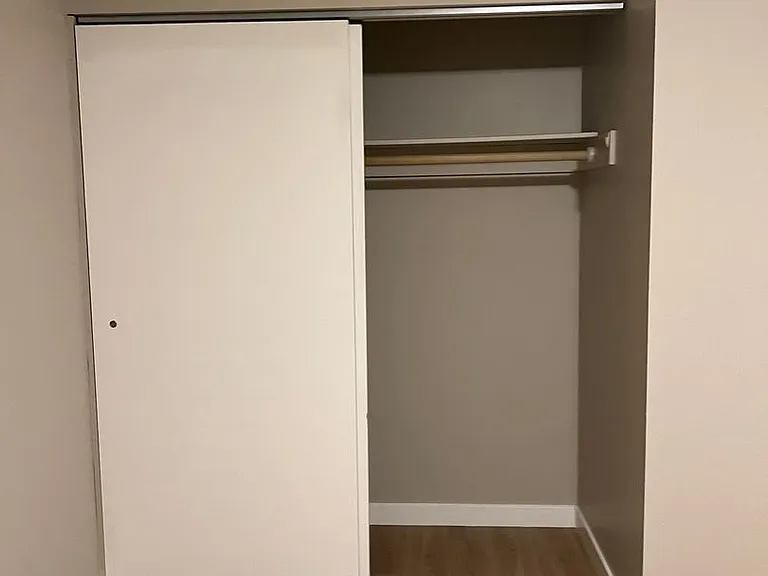The Chateau Apartments — Photo 9