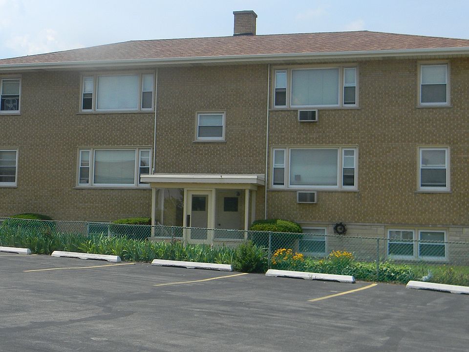 1st image of 210 N Hicks Pl APT 1S