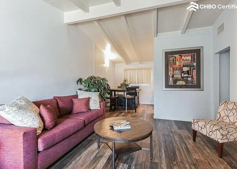 2912 W Century Blvd — Photo 4