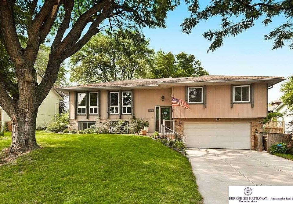 1st image of 3726 Leawood Dr