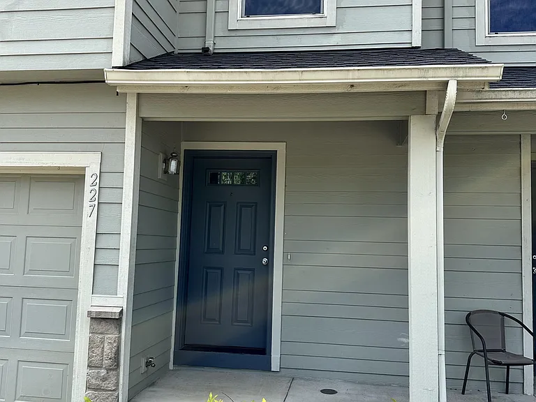 227 Pioneer Dr — Photo 14