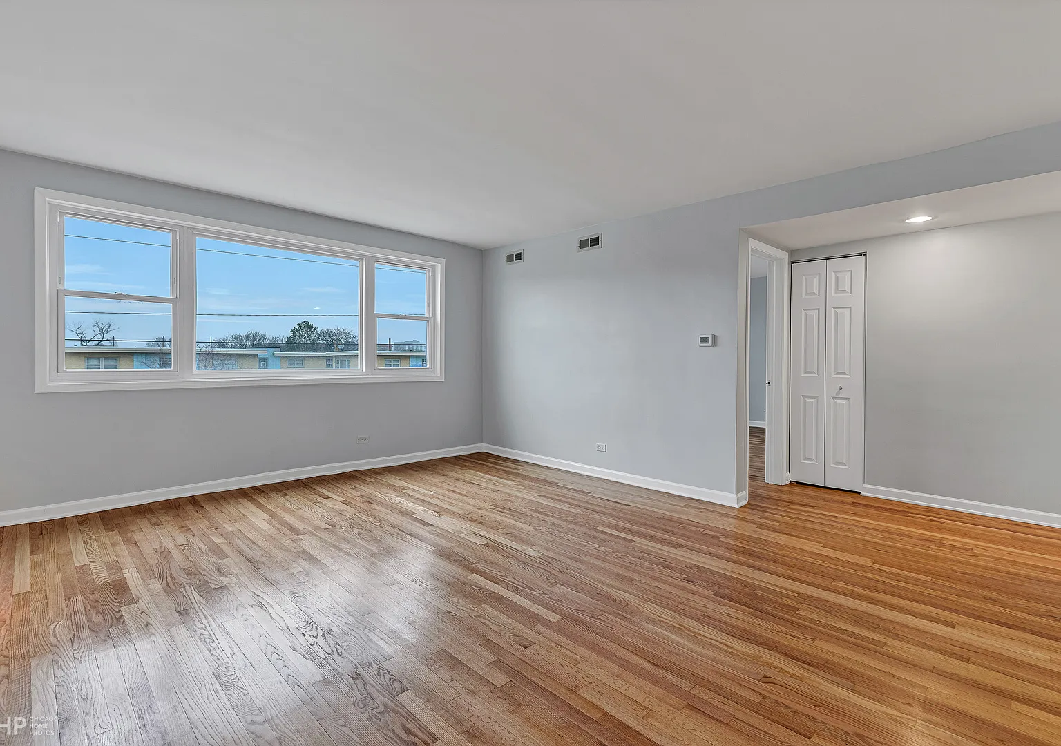 2 bed, 1000 sqft, $1,650 — Photo 2