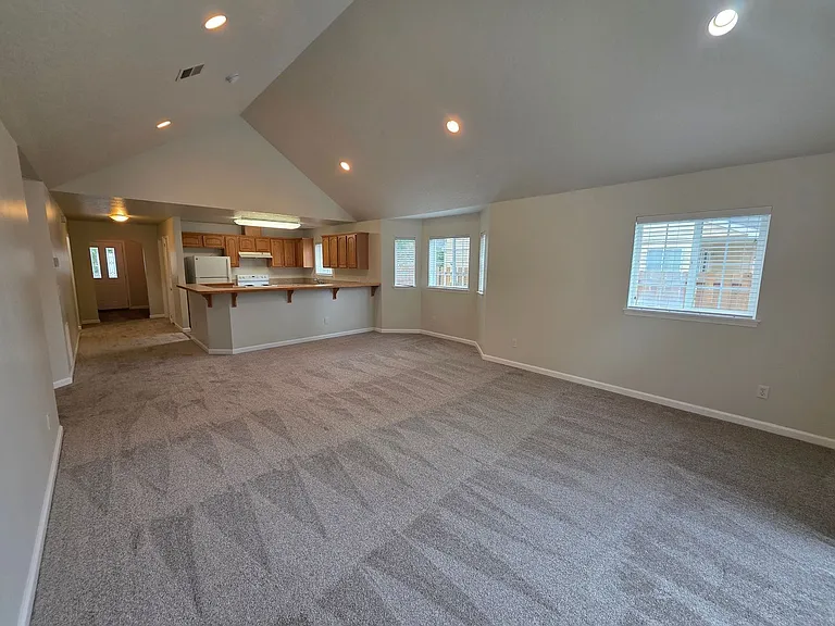 2940 Matt Dr — Photo 7