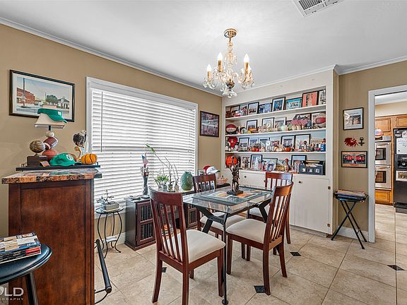 4th image of 4445 Gilbert Dr
