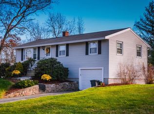 2 Montcastle Dr, Chelmsford, MA 01824