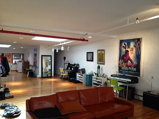 Rented by Manhattan Property Group | media 1