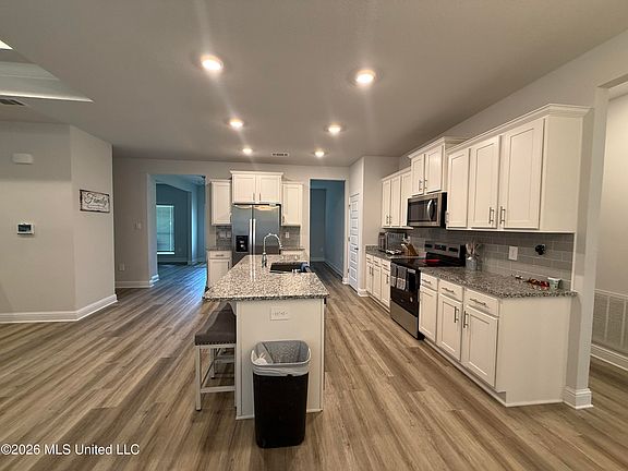 4th image of 153 Firefly Dr