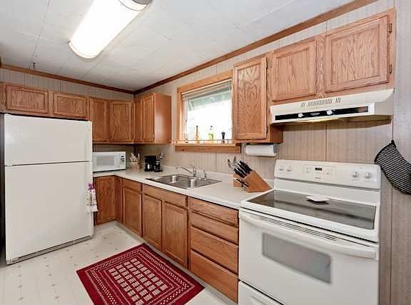 2nd image of 4015 Yvonne Ave
