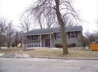 302 NW 6th St, Adams, MN 55909