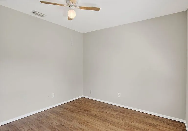 609 Trout St — Photo 20