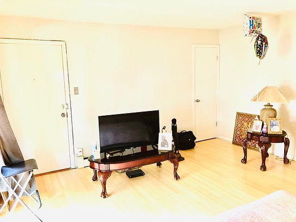 5th image of 10425 S Hale Ave APT 1A