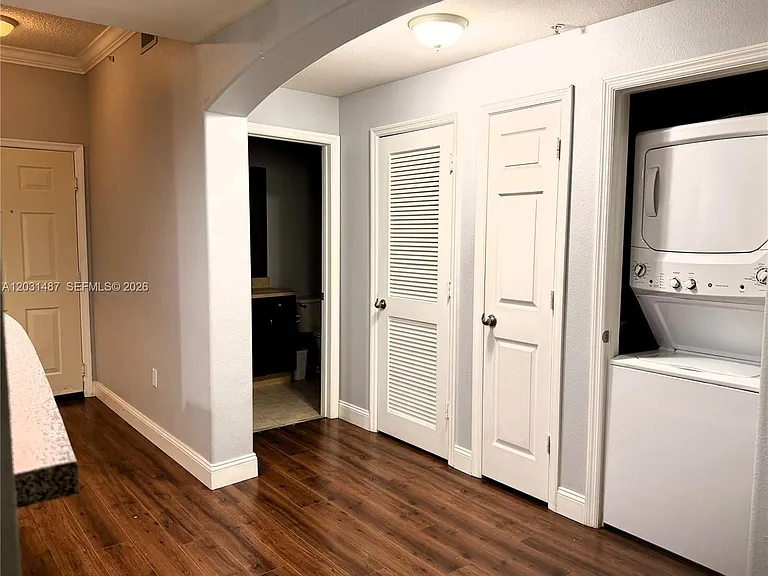 533 NE 3rd Ave #313 — Photo 18