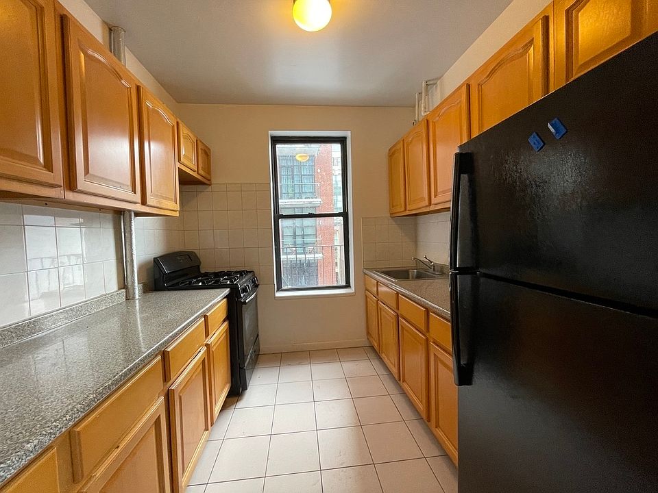 1st image of 41-18 29th St #3