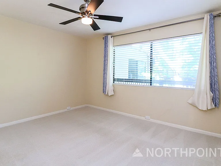 608 Woodside Sierra #2 — Photo 10
