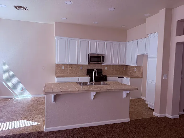 9728 Sand Hollow Way — Photo 15