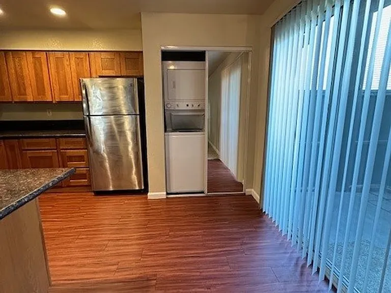 Carmel Woods Apartments — Photo 21