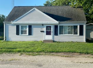 907 E Wilson St, Tuscola, IL 61953