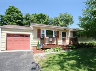 3 Brearly Cres, Flanders, NJ 07836