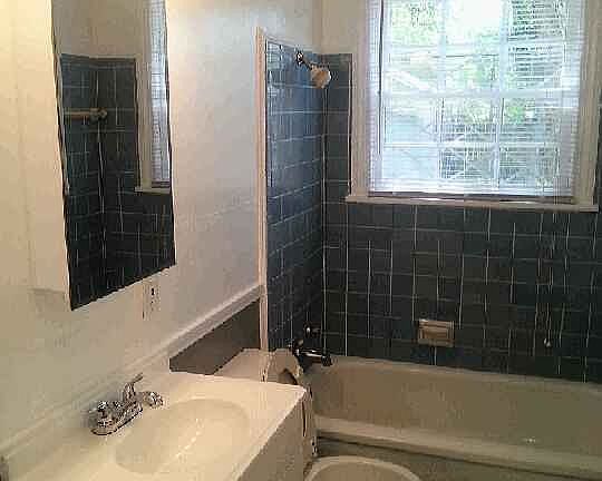 2nd image of 1141 Prospect St
