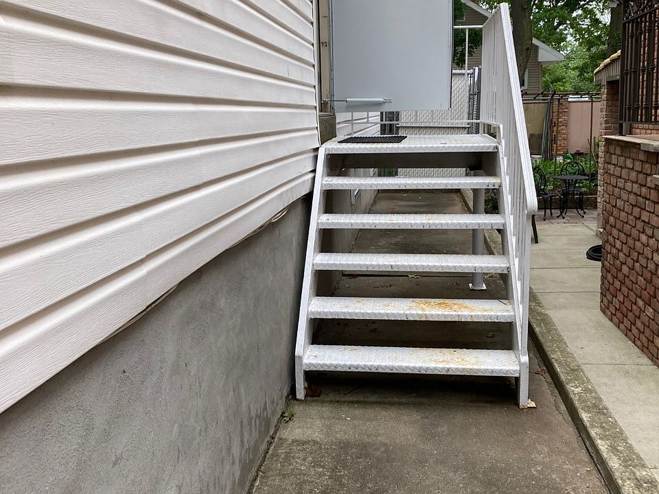 1st image of 1800 Carlton Ave