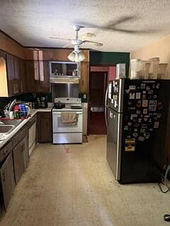 4th image of 2005 Waterloo Dr SE
