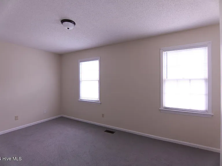 111 Concord Dr #C — Photo 7